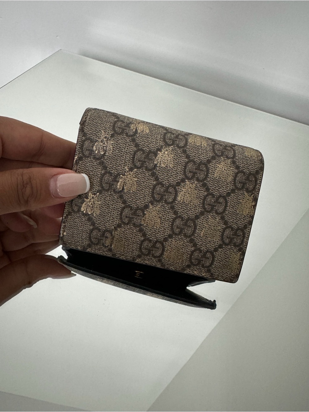 Gucci GG Supreme Bee Compact Wallet - Picture 2 of 5
